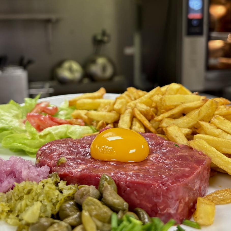 Tartare de bœuf Charolais · Le Grand Bistrot Barentin